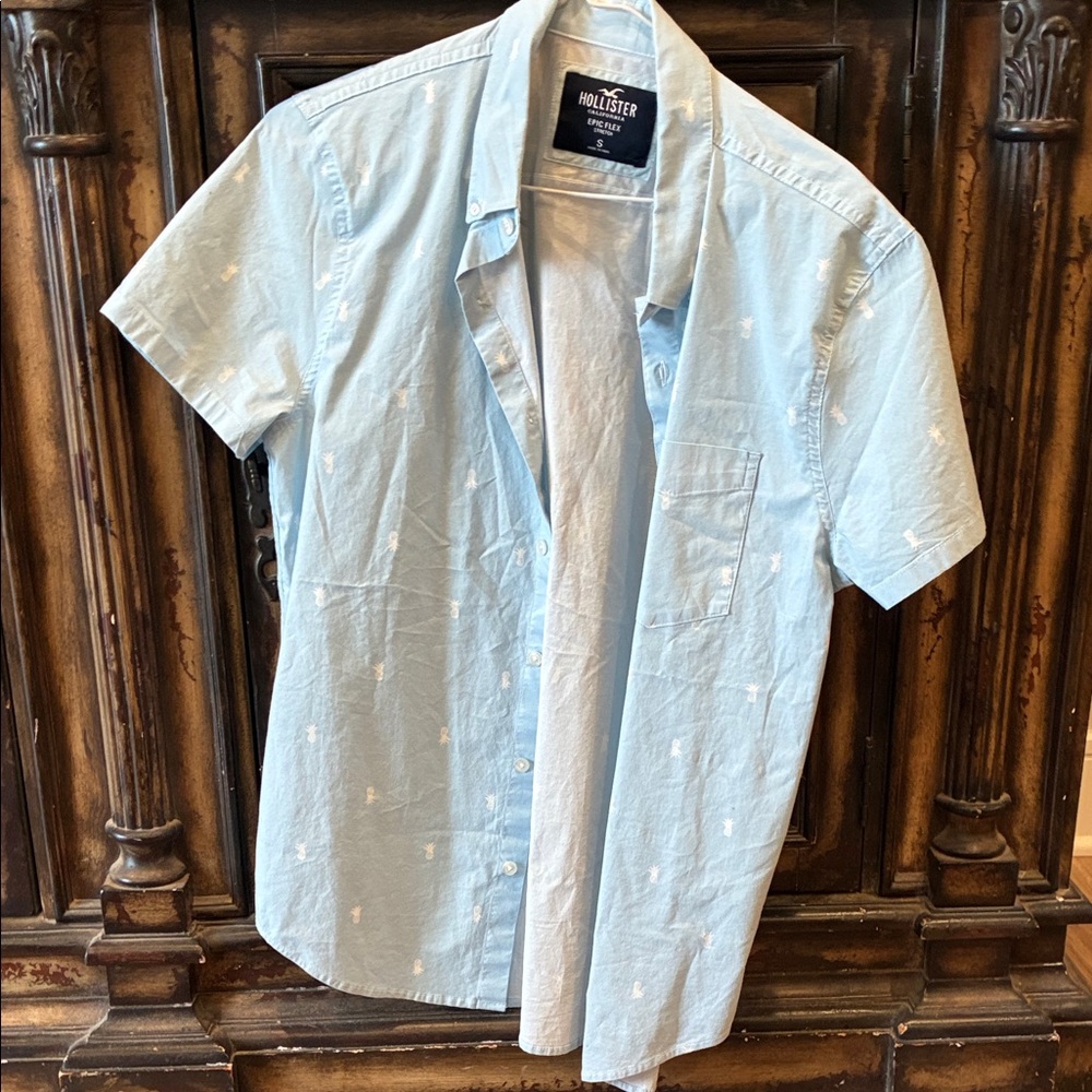BOYS HOLLISTER SHIRT SIZE SMALL